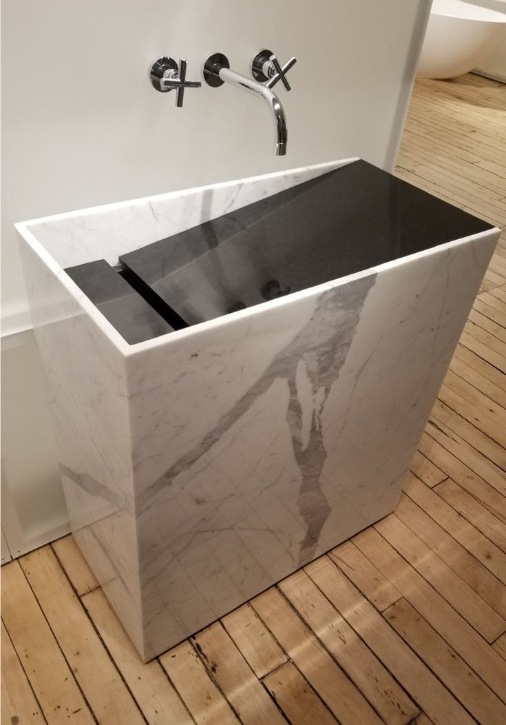 Intimate — natural stone detail